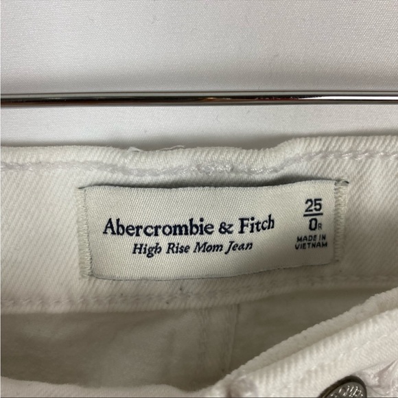 Abercrombie High Rise Mom Jeans White Distressed Size 25 Regular Length - Picture 3 of 5